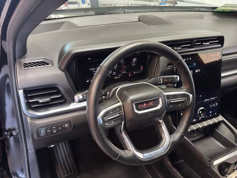 Used 2025 GMC Terrain Elevation AWD/4WD image 16