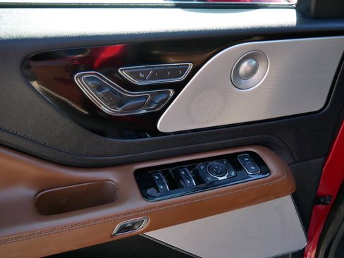 Used 2020 Lincoln Aviator Reserve w/ Equipment Group 202A AWD/4WD image 20