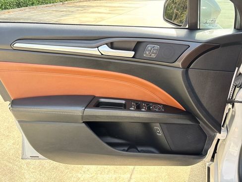 Used 2019 Ford Fusion Titanium image 12