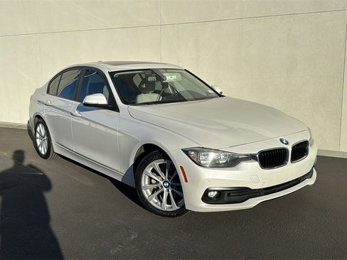 Used 2017 BMW 320i Sedan image 1