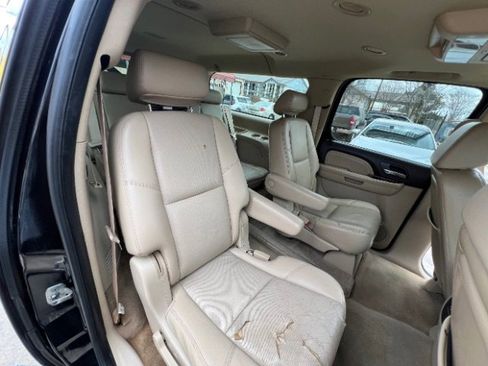 Used 2009 GMC Yukon XL Denali image 12