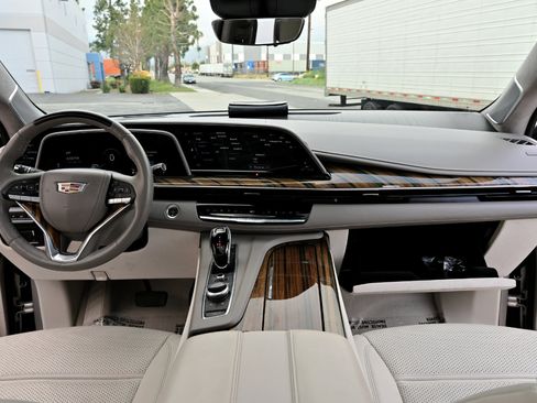 Used 2021 Cadillac Escalade Premium Luxury Platinum image 13