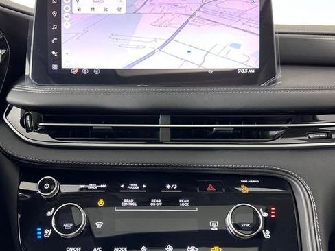 Certified 2026 INFINITI QX60 Luxe w/ Family Package FWD image 17