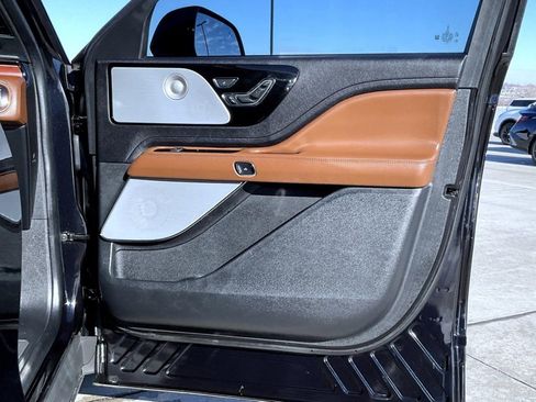 Used 2021 Lincoln Aviator Reserve w/ Equipment Group 210A image 17