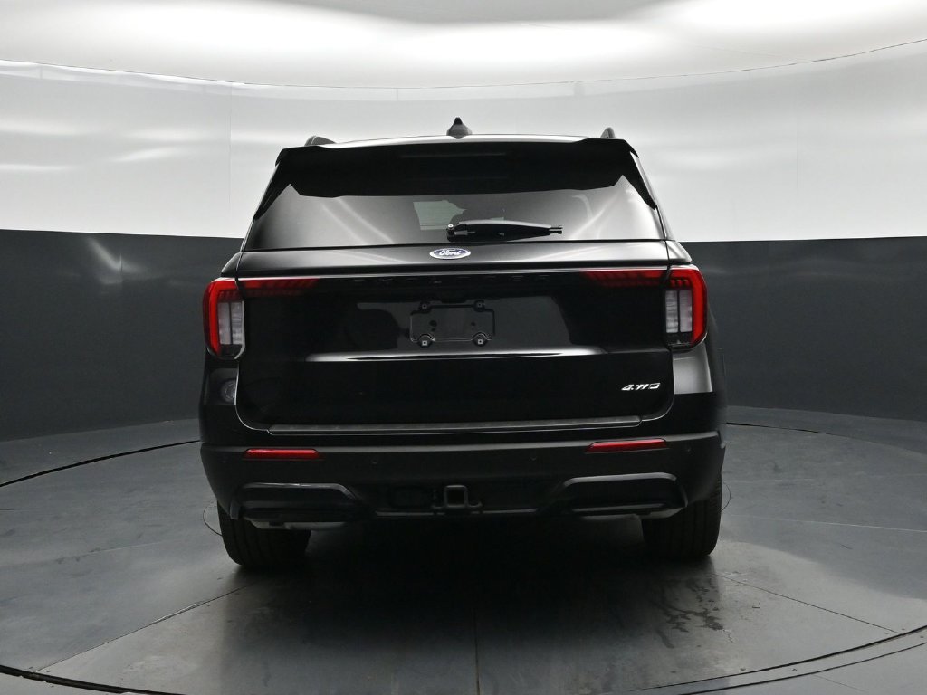 Certified 2026 Ford Explorer ST-Line w/ ST-Line Street Pack AWD/4WD image 24