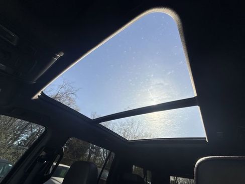 Used 2022 Chevrolet Suburban RST w/ Luxury Package image 20