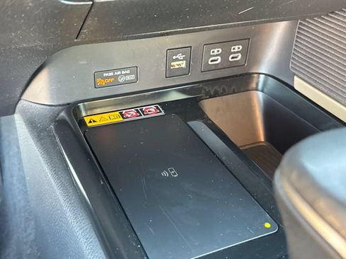 Used 2025 Toyota Camry SE FWD image 24