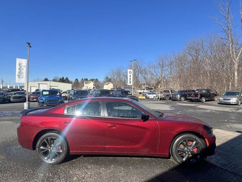 Used 2022 Dodge Charger SXT w/ Blacktop Package image 2