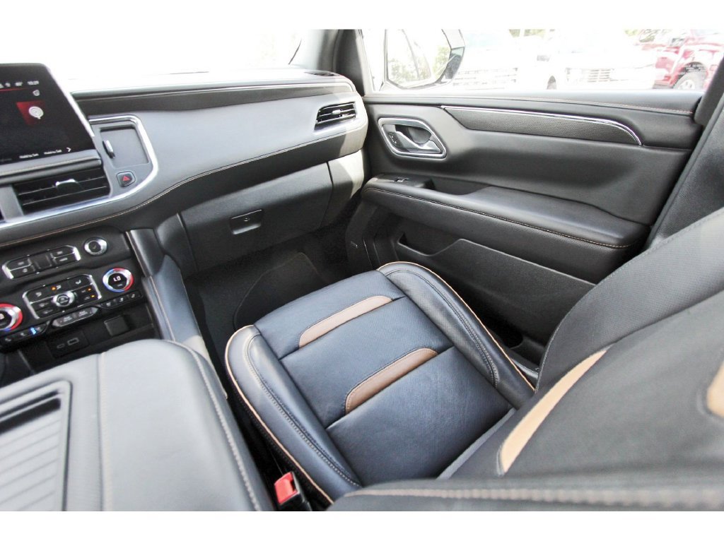 Used 2024 GMC Yukon AT4 w/ AT4 Premium Plus Package AWD/4WD image 12