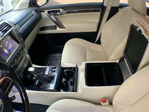 Used 2020 Lexus GX 460 Premium w/ Premium Package AWD/4WD image 21