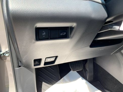 Used 2026 Toyota RAV4 SE w/ Convenience Package FWD image 31