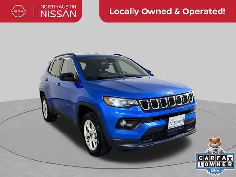 Used 2025 Jeep Compass Latitude AWD/4WD image 1