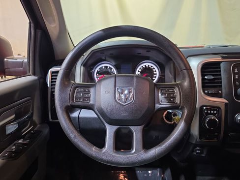 Used 2017 RAM 1500 Classic SLT AWD/4WD image 11