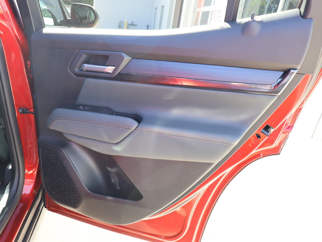 New 2027 GMC Terrain AT4 w/ Convenience Package III AWD/4WD image 31