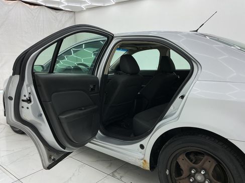 Used 2010 Ford Fusion SE FWD image 11