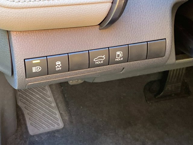 Used 2020 Toyota Camry LE FWD image 15