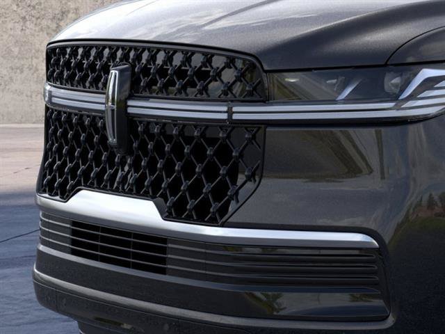 New 2026 Lincoln Navigator Reserve w/ Jet Appearance Package AWD/4WD image 17