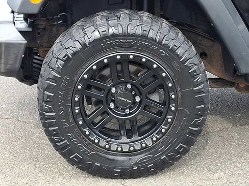 Used 2018 Jeep Wrangler Unlimited Sport image 7