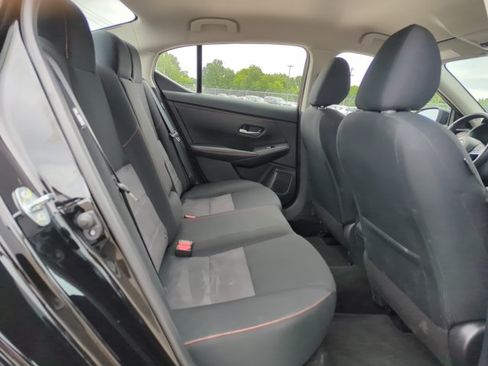 Used 2025 Nissan Sentra SR FWD image 17