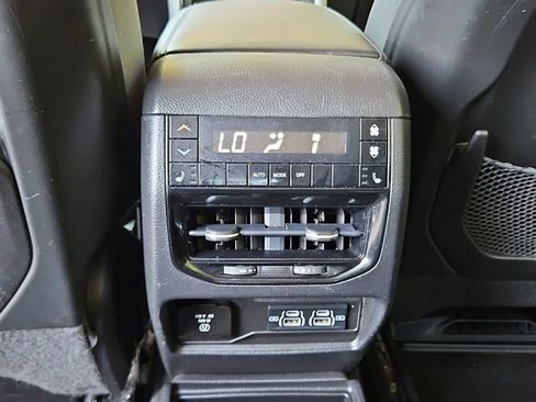 Used 2022 Jeep Grand Cherokee L Limited RWD image 30
