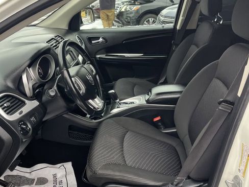 Used 2019 Dodge Journey SE w/ Connectivity Group image 6