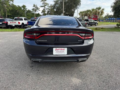 Used 2018 Dodge Charger SXT RWD image 31
