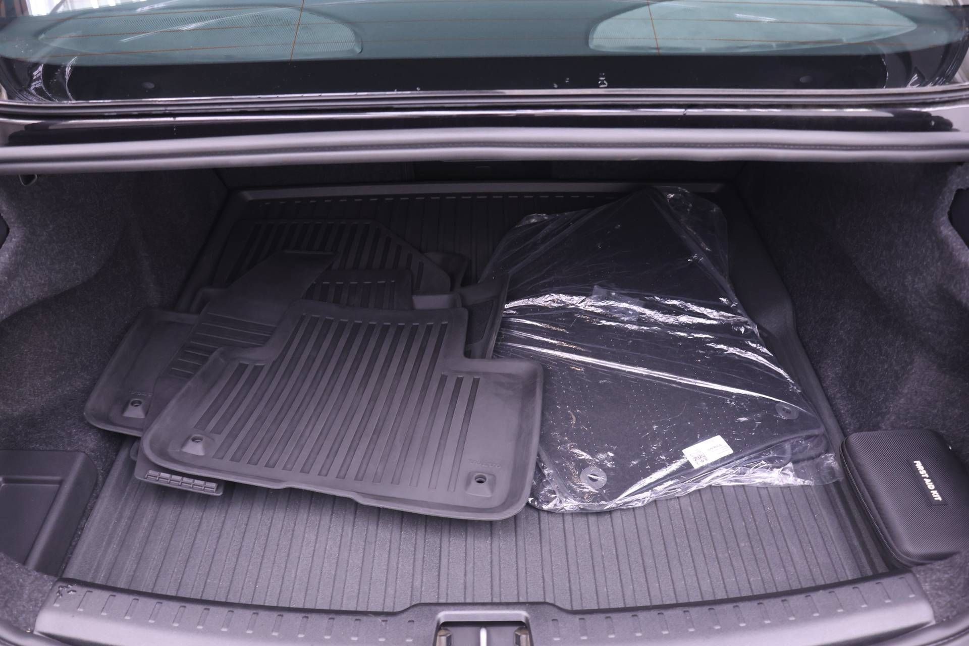 Certified 2024 Volvo S60 B5 Plus w/ Protection Package Premier FWD image 16