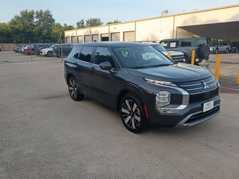 Used 2025 Mitsubishi Outlander SE AWD/4WD image 6