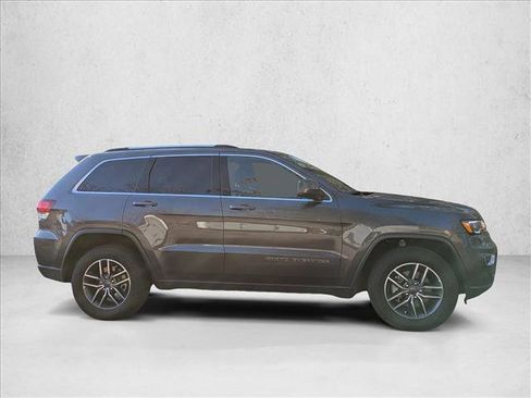 Used 2020 Jeep Grand Cherokee Laredo w/ 18" Wheel & 8.4" Radio Group image 4