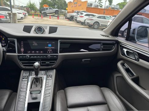 Used 2019 Porsche Macan AWD/4WD image 31