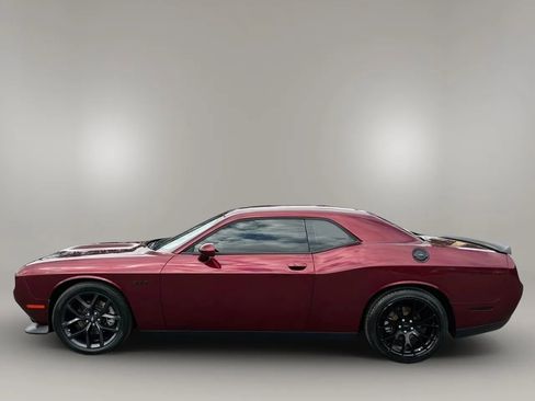 Used 2023 Dodge Challenger R/T w/ Plus Package image 4