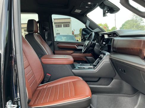 Used 2024 GMC Sierra 2500 Denali Ultimate AWD/4WD image 29