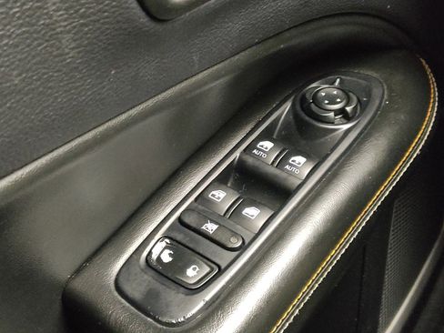 Used 2018 Jeep Compass Latitude w/ Popular Equipment Group FWD image 27