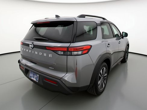 Used 2025 Nissan Pathfinder SV AWD/4WD image 9