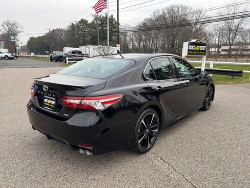 Used 2018 Toyota Camry XSE image 6