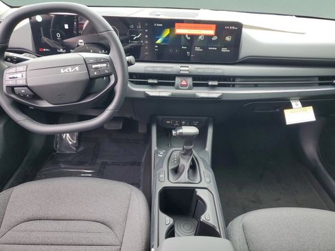 New 2025 Kia K4 EX image 10