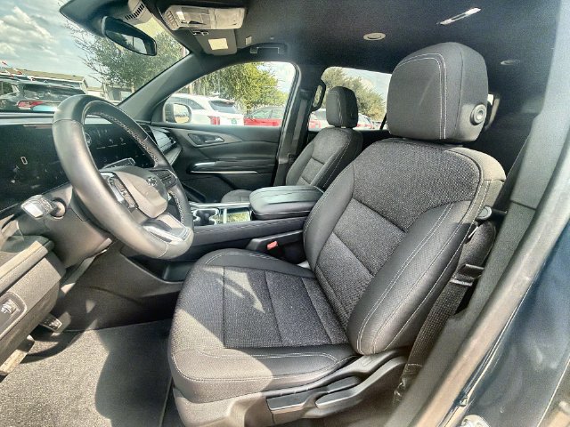 Certified 2024 Chevrolet Traverse LS w/ Midnight/Sport Edition FWD image 18