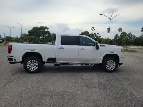 Used 2022 GMC Sierra 2500 Denali AWD/4WD image 4