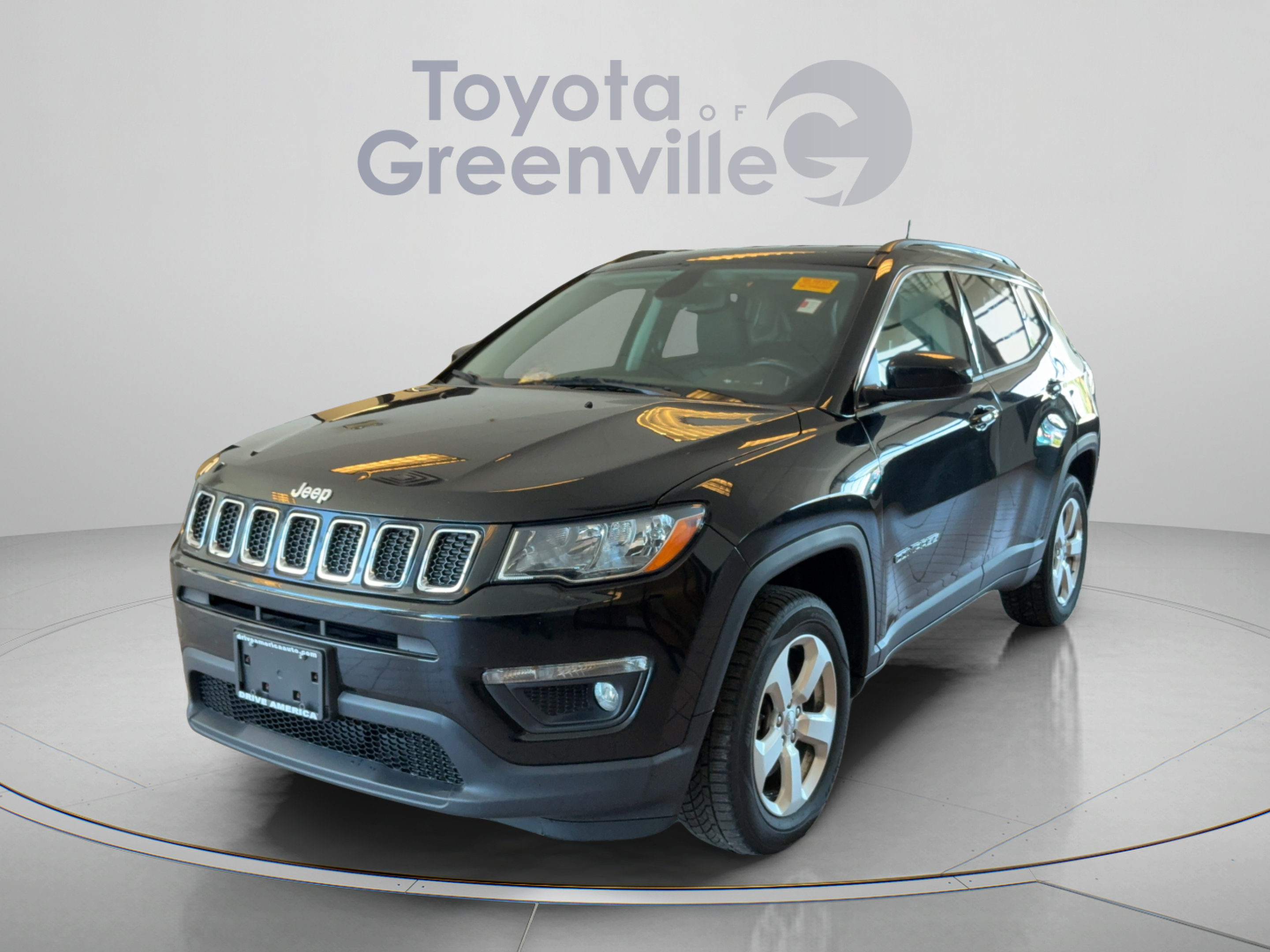 Used 2019 Jeep Compass Latitude w/ Popular Equipment Group AWD/4WD image 1