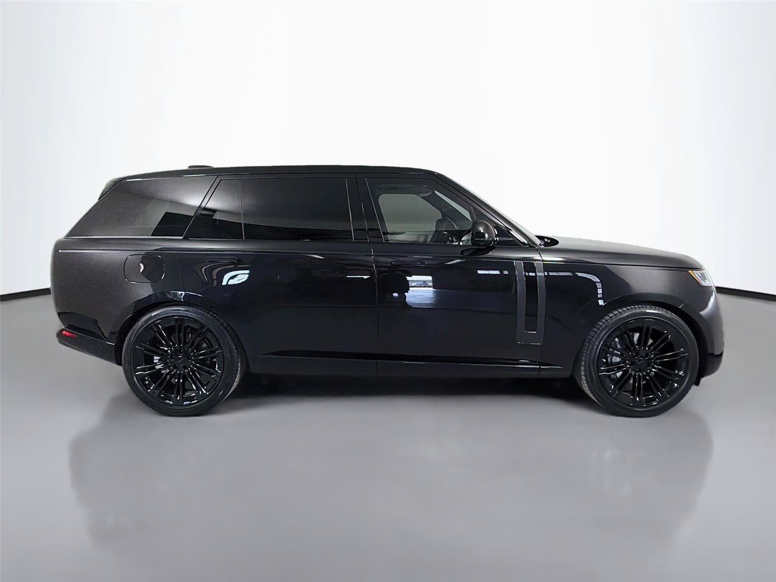New 2026 Land Rover Range Rover Long Wheelbase SE AWD/4WD image 4