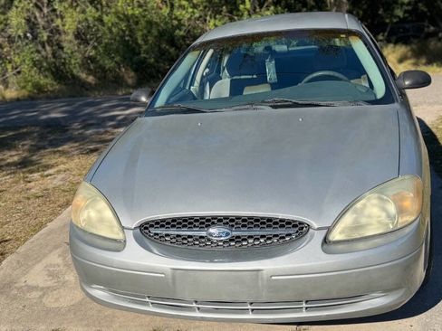 Used 2003 Ford Taurus SES image 9