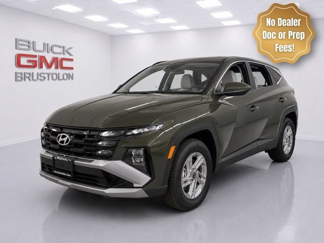 Used 2025 Hyundai Tucson SE AWD/4WD image 3