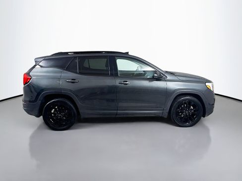 Used 2021 GMC Terrain SLT w/ Elevation Edition image 8