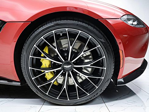 Used 2023 Aston Martin V8 Vantage Coupe RWD image 48
