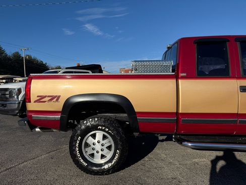 Used 1990 Chevrolet Silverado 2500 4x4 Extended Cab image 24