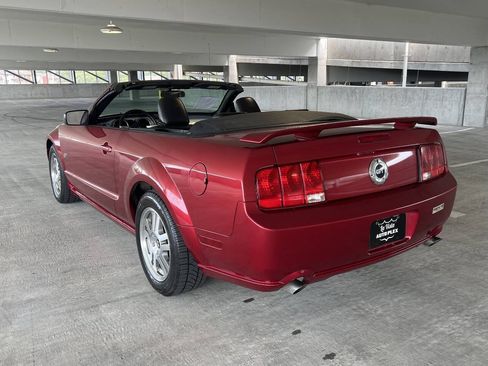 Used 2005 Ford Mustang GT RWD image 24