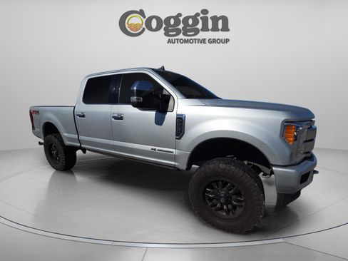 Used 2019 Ford F250 Platinum w/ Platinum Ultimate Package image 12