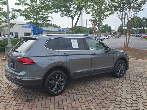 Used 2022 Volkswagen Tiguan SE FWD image 5