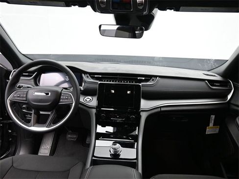 New 2025 Jeep Grand Cherokee L Laredo image 25