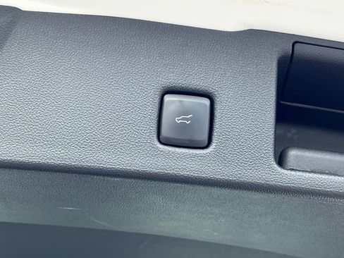 Certified 2022 Ford Escape Titanium FWD image 40